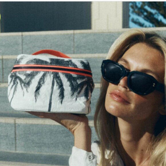 Aloha Collection Cabin Crew Kit Kalapana  NWT - Picture 3 of 7